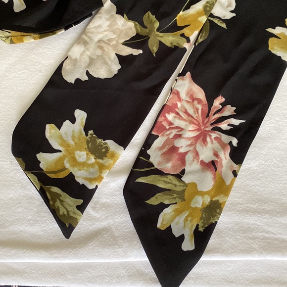 Suzy Shier black background floral fall blouse long sleeves bow tie front - Picture 8 of 10